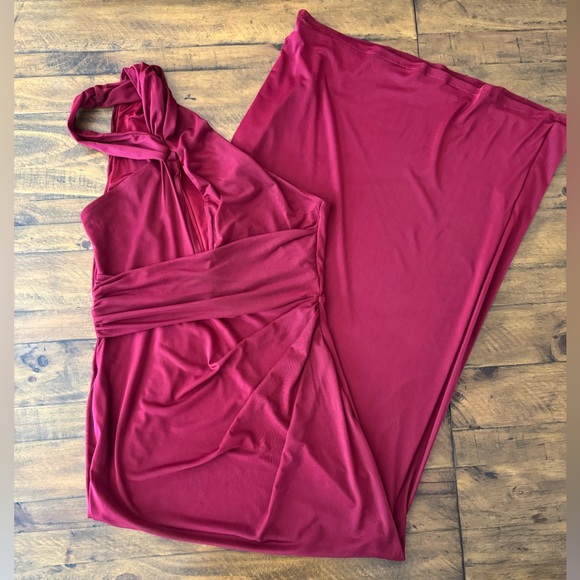 Elegant Burgundy Halter Dress - Picture 3 of 9